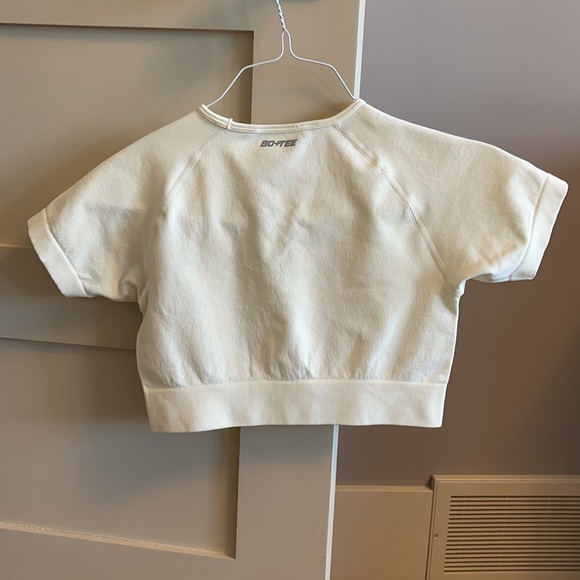 Bo and Tee Cream crop tee - Picture 3 of 3